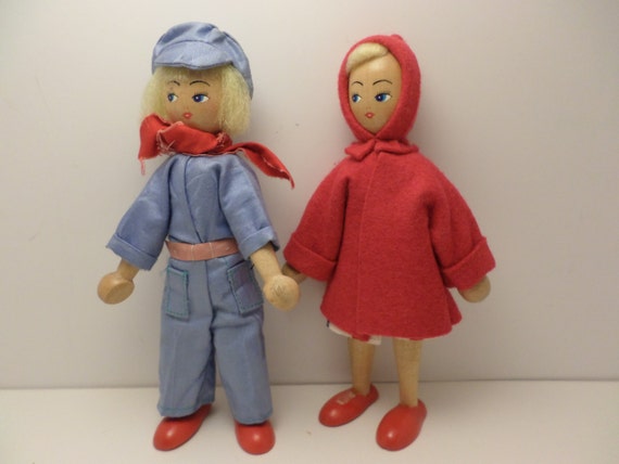 Mid-Century Wooden dolls ethnic couple Scandinavian super cute blonde man & woman