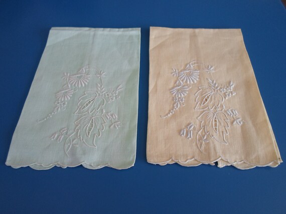 Vintage Linen Crewel Embroidered Tea Towels Light Green Pale Yellow Adorable