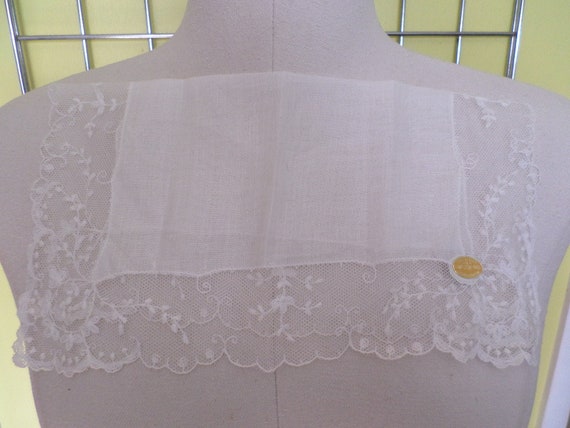 Beautiful New old stock vintage white lace handke… - image 3