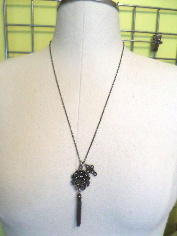 vintage90's LUCKY tassle necklace lilac cross charm, tassle flower boho necklace