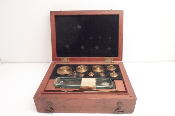 Antique Brass Scale Weight Set in Grams Wooden Box Decorator Chic Gold Silver or Pharmaceutical Scale Desk top collectable Man Cave