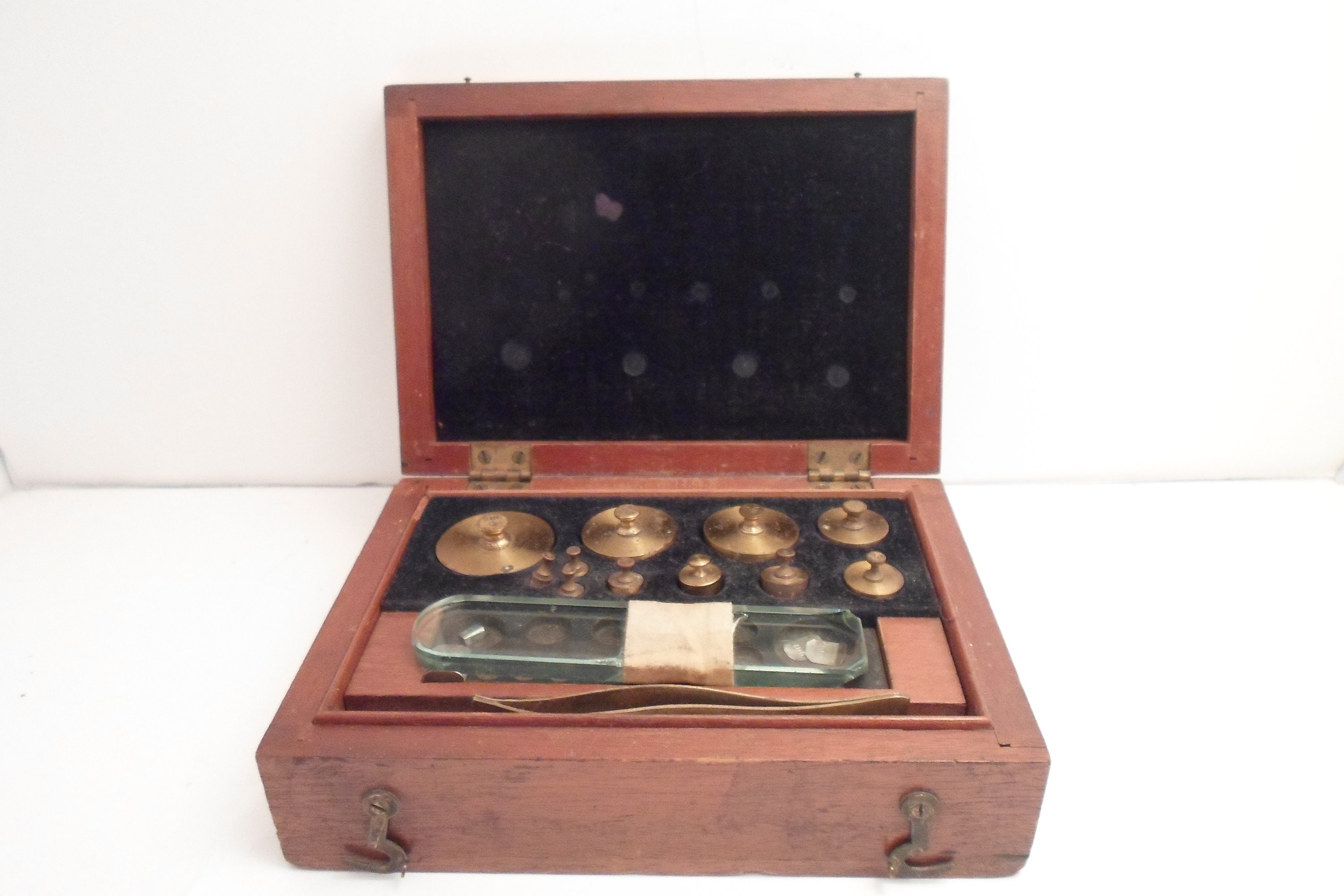 Antique Brass Scale Weight Set in Grams Wooden Box Decorator Chic Gold