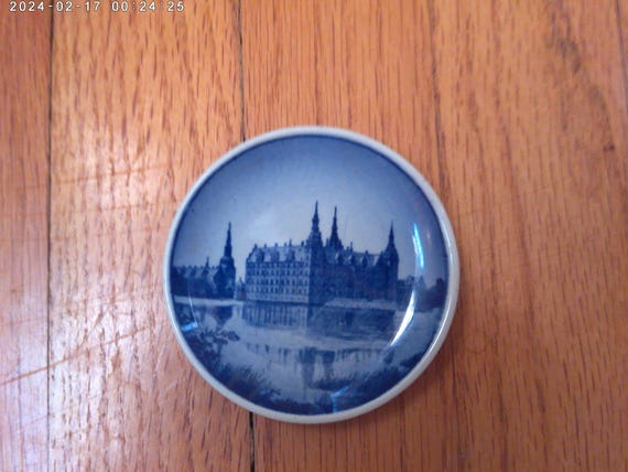 Vintage Copenhagen Denmark Frederiksberg Slot mini 3" souvenir dish, hang or trinket
