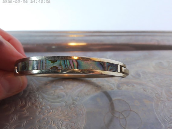 Vintage Alpaca Mexico Tourist piece from the 60's mother of pearl shell 8" bracelet