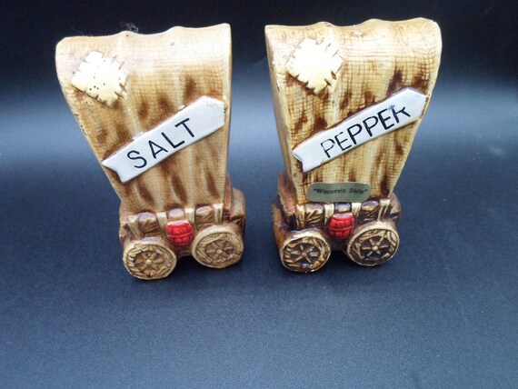 Vintage Covered Wagon Salt and Pepper Shakers Western Wagon Train Cowboy 70's paper sticker Wisconsin Dells
