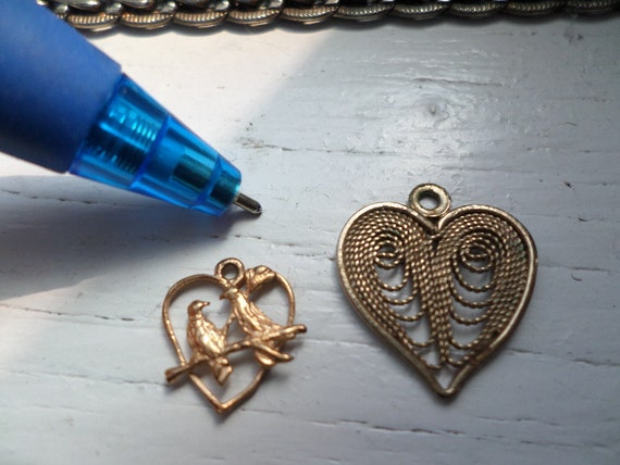 2 vintage 50's mini charms love birds and scrolled openwork heart gold tone