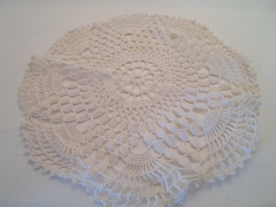 Vintage Art Deco  Hand crochet Cotton Lace Doily Boudoir Round Lace Use or Re Purpose