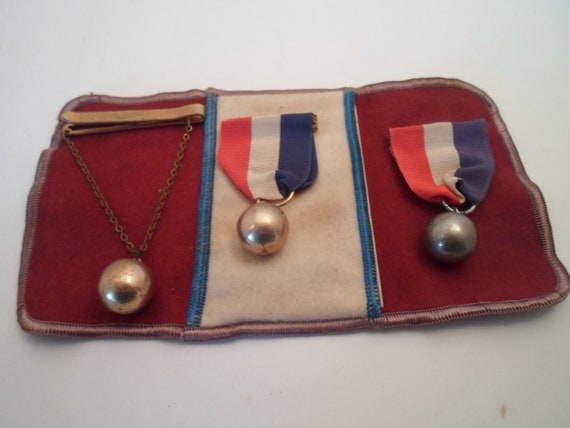 Vintage 1942 Republic Steel Champ 1943 1944 Bowling ball Medal Awards Chicago American Steel