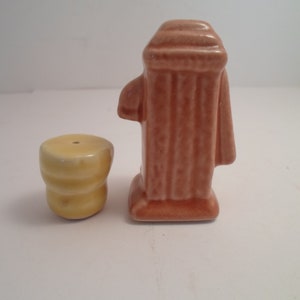Vintage Nashville Tenn Salt and Pepper Shakers SouvenirWater Pump and Bucket Adorable 1950&#39;s USA