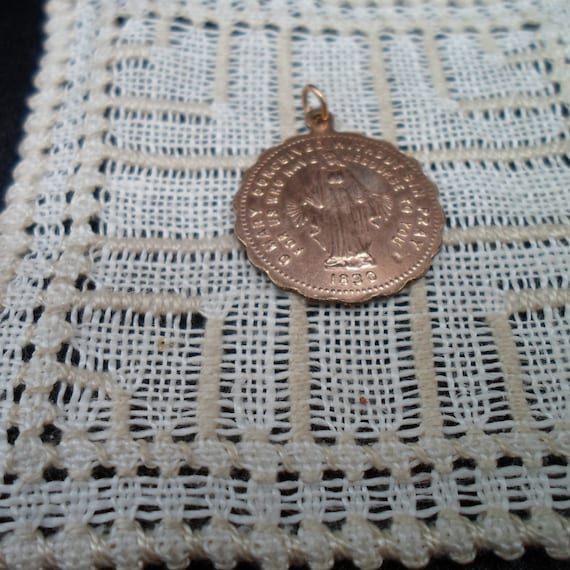 Vintage Medal Congregation Children of Mary Scalloped Gold tone Copper Beautiful 1970's