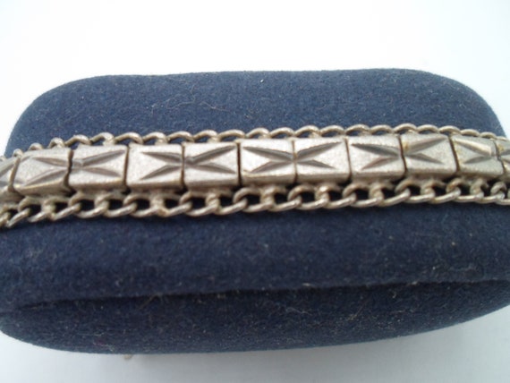 Vintage Link Bracelet Well-made detailed Etched SilverTone Mid Century Cool heavy