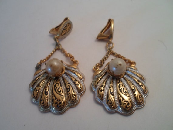Vintage Damascene Clip On Earrings: Boho Faux Pearl Drop, 1960s
