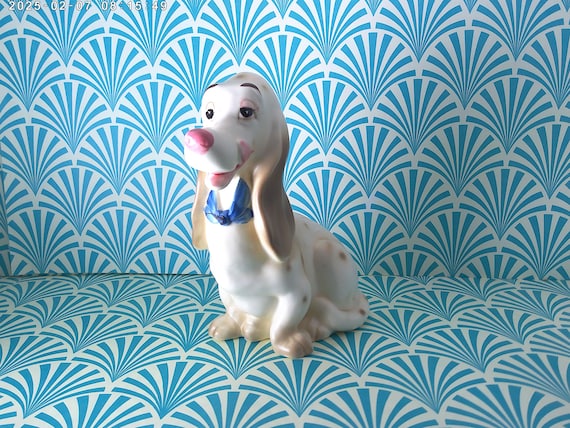 Vintage 60's Lipper and Mann Ceramics figurine of a Basset Hound spotted, sweetest face 6.5"