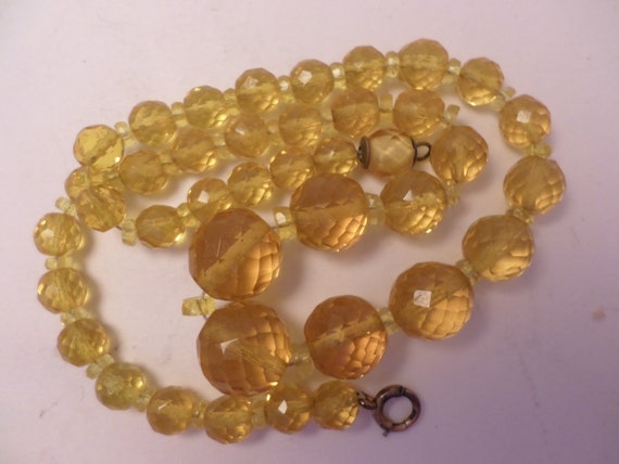Fabulous vintage 40's multi faceted sunny yellow glass beaded necklace