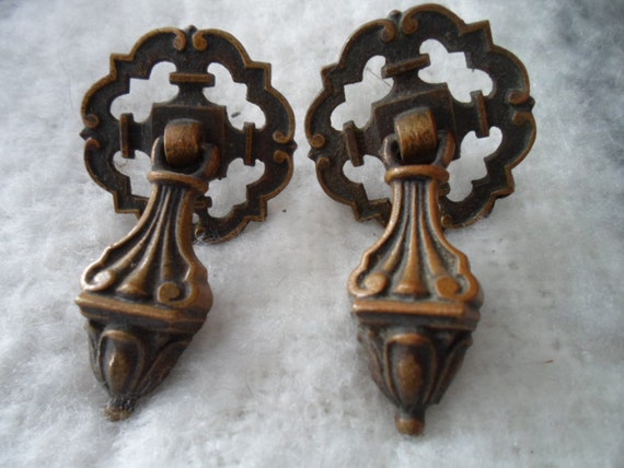 Art Deco 2 Cast Brass Jacobean Style Furniture Hardware Drawer Pulls Tear Drop 2.75"l 1.50"w Cottage Chest Chic