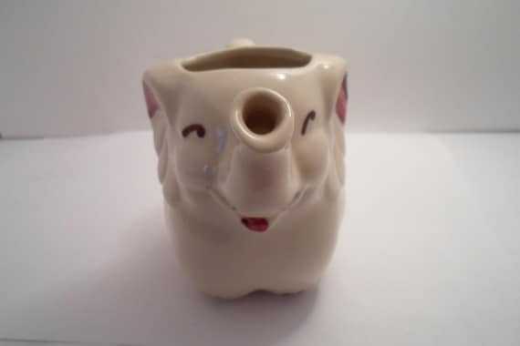 Vintage Shawnee usa Elephant Milk pitcher Creamer Estate Find Indiana Farm Fresh