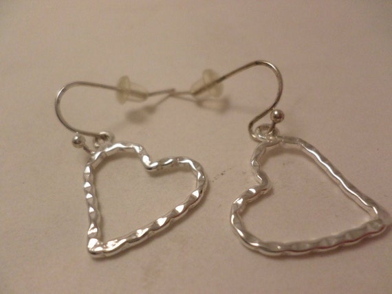 super cute vintage 90's hammered floating heart sterling earrings