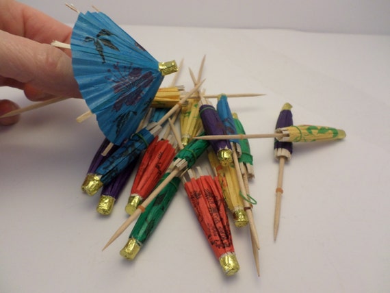 17 Vintage drink parasols tiki umbrellas tikibar toothpick 50's chic