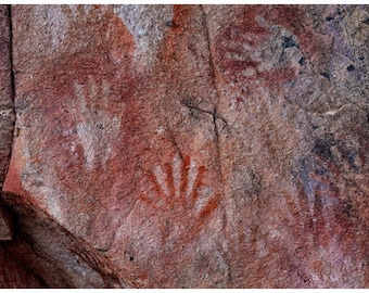 Patagonia - Cueva de las Manos - Cave of the Hands  | Hand with 6 fingers | Photograph size 35.4 x 23.6 in | Archeology  | Downloadable