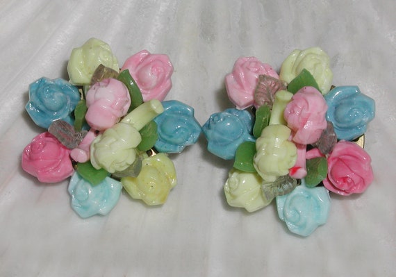 Fantastic Colorful Vintage Molded Plastic Flower … - image 1