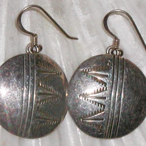 Classic Vintage Native American Stamped Tooled Concho Signed Sterling Silver Circle Pendant Earrings