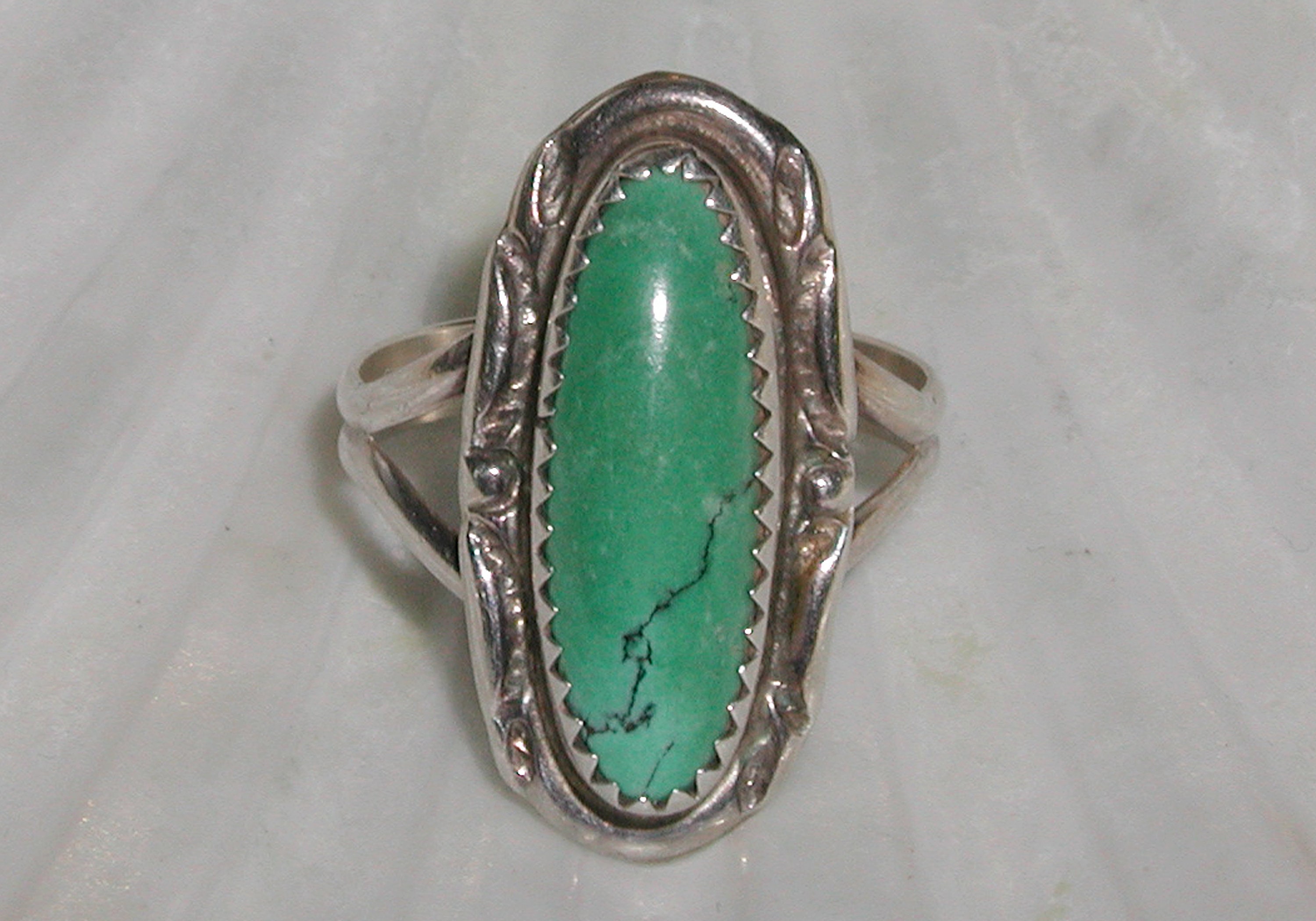 Beautiful Vintage Navajo Signed TT Sterling Silver Elongated Saw-Tooth Bezel Boulder Turquoise Matrix Ring - Size 7-7.5