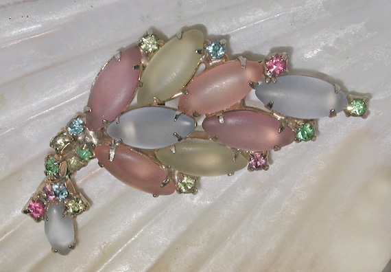 Broche Vintage Dorée à Motif Fleur Avec Pierre En Verre Taillé Et Cristal - Couleur 4538