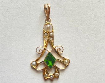 Colgante de solapa Art Déco de oro de 10 quilates con perla y cristal verde