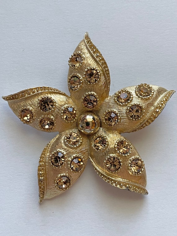Vintage Cathe Flower or Rhinestone Starfish Pin