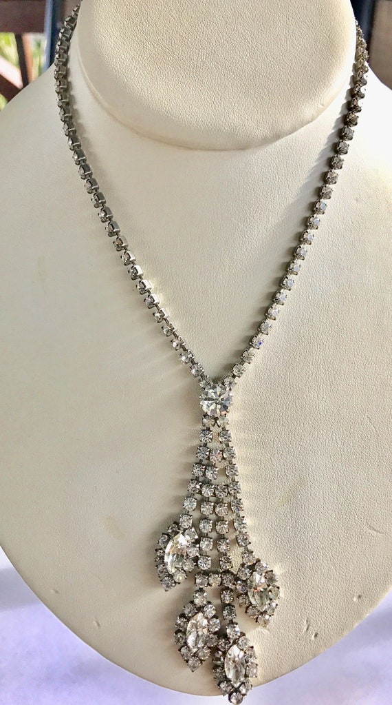 Vintage Clear Rhinestone Dangle Pendant Necklace