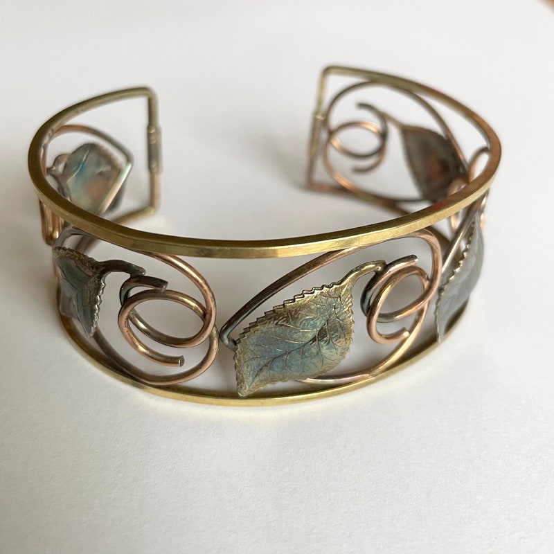 Laurel Leaf Gold Bracelet main image 0