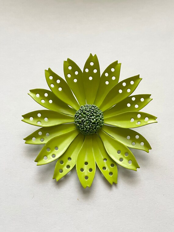 Vintage Retro Lime Green Enamel Flower Pin - image 1