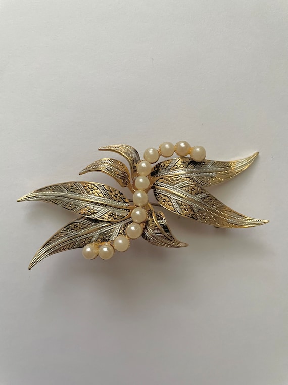 Vintage Damascene With Pearl Accents Pin