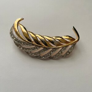 Vintage 1940’s Gold Wash Rhinestone Feather Pin signed