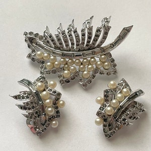 Vintage Mazer Pearl and Rhinestone Leaf Pin and Earrings