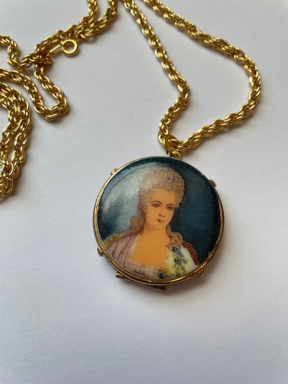 【HYERES LOR】Petit Lor Silhouette Antique Chain Necklace HYERES LOR】Petit Lor Silhouette Antique Chain Necklace