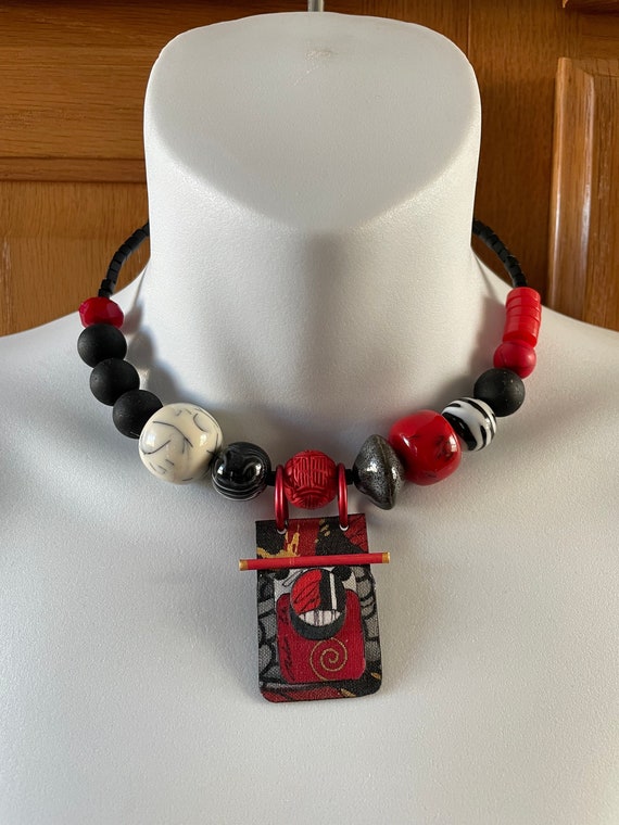 Vintage BELLOWS Signed Chunky Red And Black Bead … - image 1