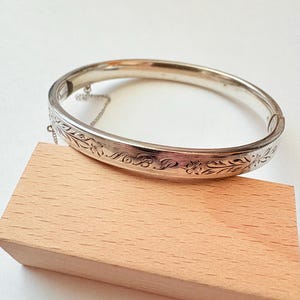 Vintage 1940’s Sterling Silver Ballou Hinged Bangle Bracelet