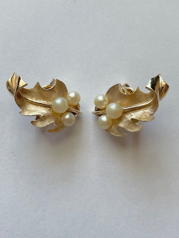 Vintage Trifari Leaf Clip Earrings