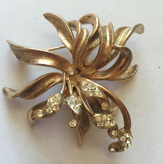 Vintage BSK Clear Rhinestone Elegant Flower Pin B… - image 1