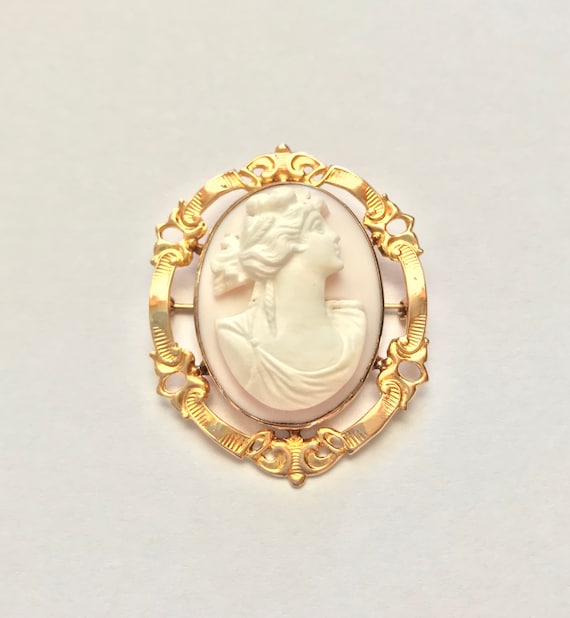 Antique Victorian 14k Gold Angel Skin Coral Cameo Pin - Gem