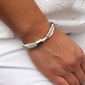 Women's Leather Bracelet Beaded Wrap Bracelet White Real Leather Cord Bracelet Heart And Star Beads Antique Silver Plated Boho Bracelet