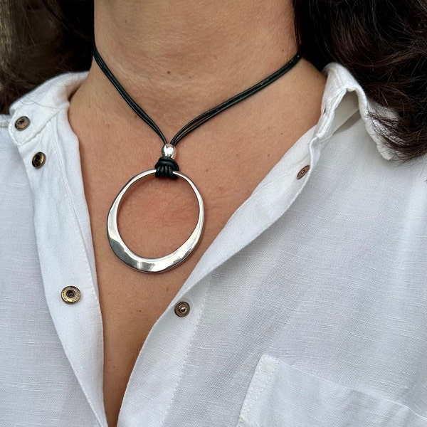 Women’s Leather Choker Big Circle Pendant Boho Leather Necklace Silver Ring Choker Gift For Women