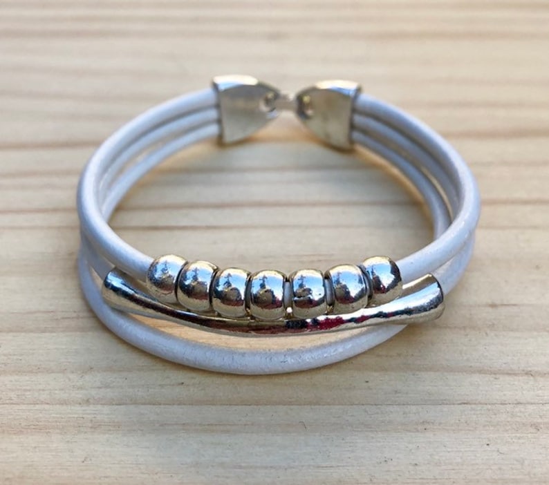 Women/'s Leather Bracelet White Cord Wrap Bracelet Antique Silver Beads Boho Bracelet Leather Jewellery Gift For Women