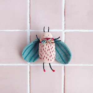ENGLISH & FRANÇAIS: PDF crochet amigurumi pattern Hubertus the bug