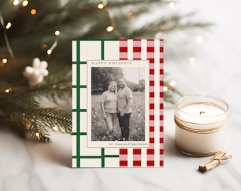 Mix Match geruite kerstkaart - kerstpaar fotokaart - rood groene plaid - verloofd pasgetrouwde eerste kerst - download vakantiesjabloon
