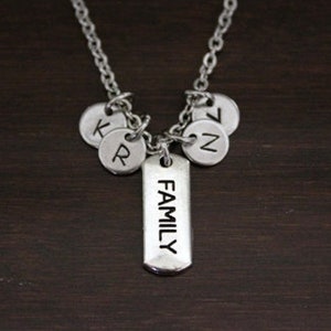 Family Necklace - Family Initials Necklace - Family Birthstones Necklace - Grandma Necklace - Mom Necklace - Family Christmas Gift - Bst/In