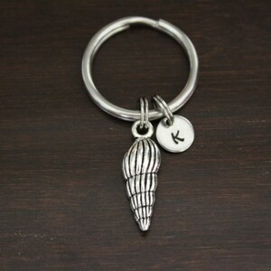 Shell Key Ring/ Keychain / Zipper Pull - Shell Keychain - Beach Keychain - Beach Vacation Gift - Beach Lover - Ocean Lover - I/B/H