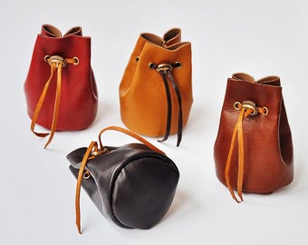 Petite pochette en cuir avec cordon de serrage - sac pour pièces de monnaie fait main, pochette pour dés, sac de rangement pour bijoux