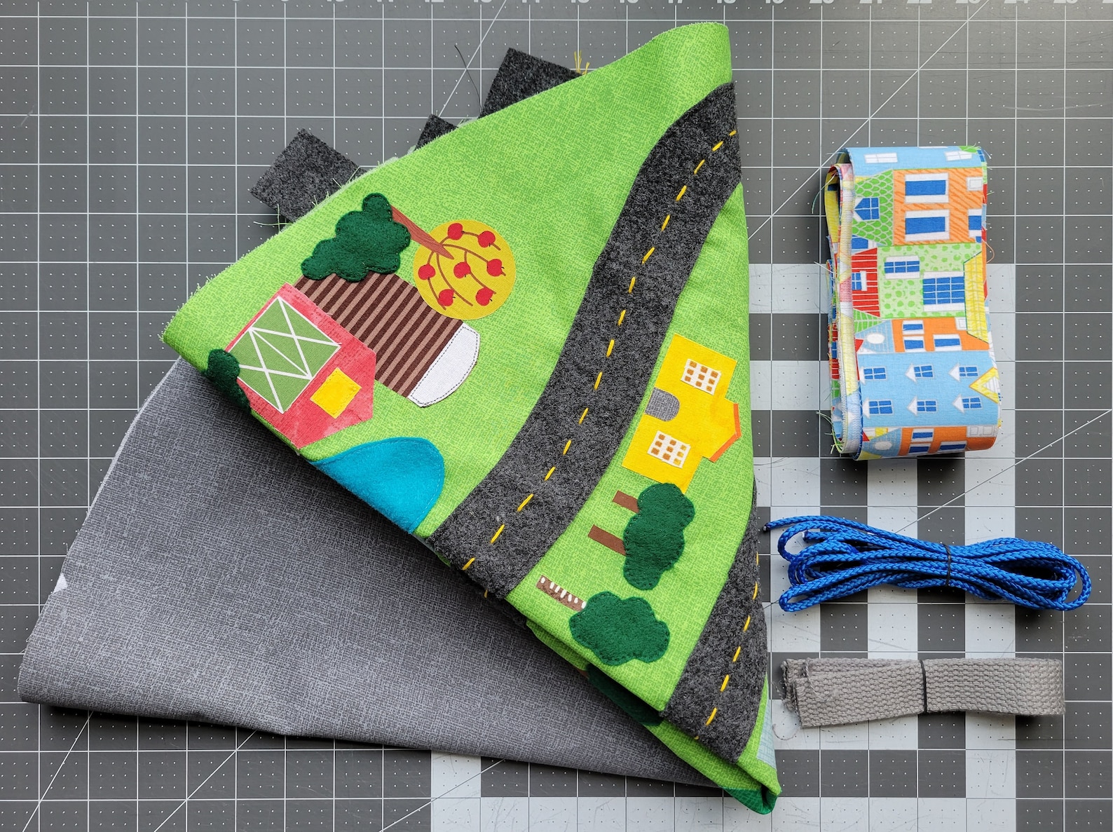 DIY On-the-go Drawstring Panel and Playmat, Easy and Fun Pattern, Fully ...